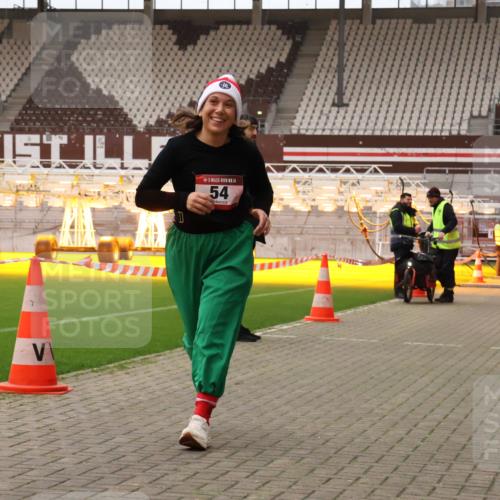 08.12.2024 - St. Pauli X-Mass-Run No. 14 Yannick Fuchs http://msf.ph/oto/7474518 08.12.2024 10:08:49 Ziel 23, 54, 136, 301, 436, 449, 451, 731, 930, 1159, 1167, 1183, 1952, 1961, 2205 meine-sportfotos.de