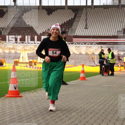 08.12.2024 - St. Pauli X-Mass-Run No. 14 Yannick Fuchs http://msf.ph/oto/7474522 08.12.2024 10:08:49 Ziel 23, 54, 136, 301, 436, 449, 451, 731, 930, 1159, 1167, 1183, 1952, 1961, 2205 meine-sportfotos.de