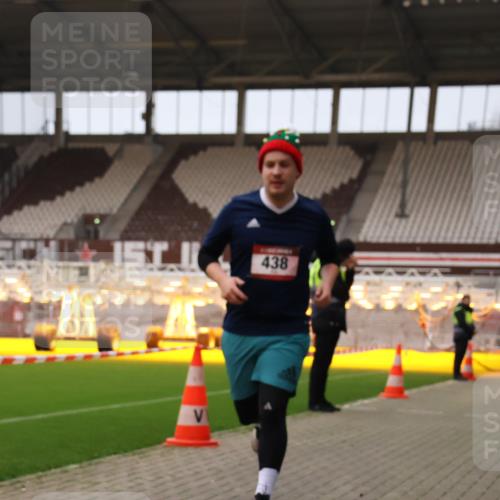 08.12.2024 - St. Pauli X-Mass-Run No. 14 Yannick Fuchs http://msf.ph/oto/7474532 08.12.2024 09:56:03 Ziel 415, 438, 1852, 1946, 3094 meine-sportfotos.de