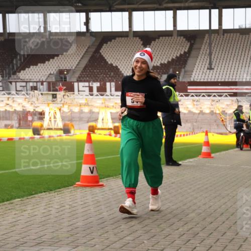 08.12.2024 - St. Pauli X-Mass-Run No. 14 Yannick Fuchs http://msf.ph/oto/7474533 08.12.2024 10:08:50 Ziel 23, 54, 136, 436, 449, 451, 731, 930, 1156, 1159, 1167, 1183, 1952, 1961, 2205 meine-sportfotos.de