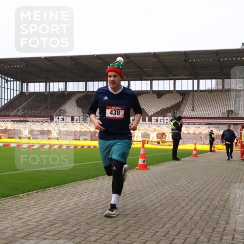 08.12.2024 - St. Pauli X-Mass-Run No. 14 Yannick Fuchs http://msf.ph/oto/7474535 08.12.2024 09:56:04 Ziel 415, 438, 1852, 1946, 3094 meine-sportfotos.de