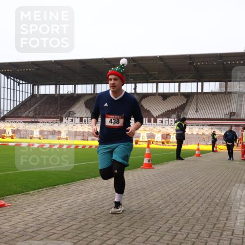 08.12.2024 - St. Pauli X-Mass-Run No. 14 Yannick Fuchs http://msf.ph/oto/7474538 08.12.2024 09:56:04 Ziel 415, 438, 1852, 1946, 3094 meine-sportfotos.de