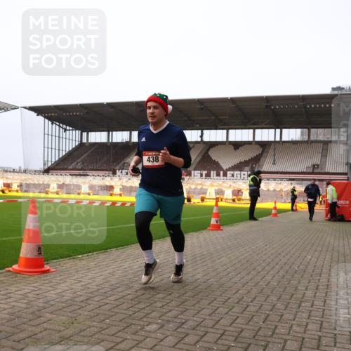 08.12.2024 - St. Pauli X-Mass-Run No. 14 Yannick Fuchs http://msf.ph/oto/7474543 08.12.2024 09:56:04 Ziel 415, 438, 1852, 1946, 3094 meine-sportfotos.de