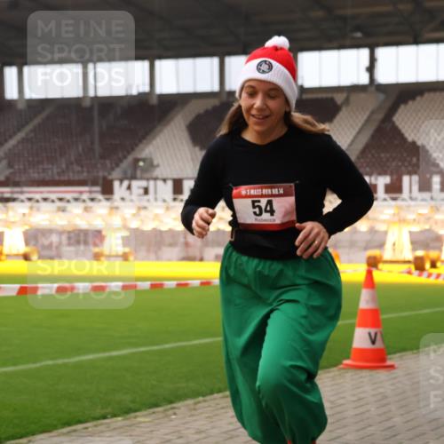 08.12.2024 - St. Pauli X-Mass-Run No. 14 Yannick Fuchs http://msf.ph/oto/7474544 08.12.2024 10:08:51 Ziel 23, 54, 136, 436, 449, 451, 731, 930, 1156, 1159, 1167, 1183, 2205 meine-sportfotos.de