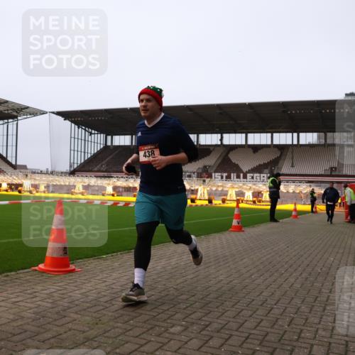 08.12.2024 - St. Pauli X-Mass-Run No. 14 Yannick Fuchs http://msf.ph/oto/7474550 08.12.2024 09:56:04 Ziel 415, 438, 1852, 1946, 3094 meine-sportfotos.de