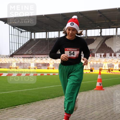 08.12.2024 - St. Pauli X-Mass-Run No. 14 Yannick Fuchs http://msf.ph/oto/7474554 08.12.2024 10:08:51 Ziel 23, 54, 136, 436, 449, 451, 731, 930, 1156, 1159, 1167, 1183, 2205 meine-sportfotos.de