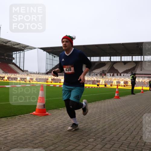 08.12.2024 - St. Pauli X-Mass-Run No. 14 Yannick Fuchs http://msf.ph/oto/7474557 08.12.2024 09:56:05 Ziel 415, 438, 1852, 1946, 3261 meine-sportfotos.de