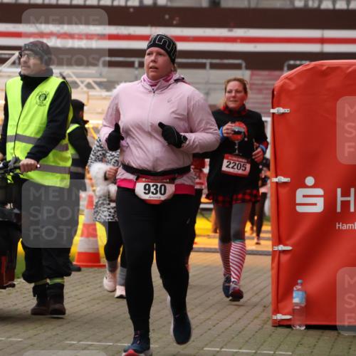 08.12.2024 - St. Pauli X-Mass-Run No. 14 Yannick Fuchs http://msf.ph/oto/7474569 08.12.2024 10:08:57 Ziel 54, 136, 325, 451, 930, 1156, 1159, 2205 meine-sportfotos.de