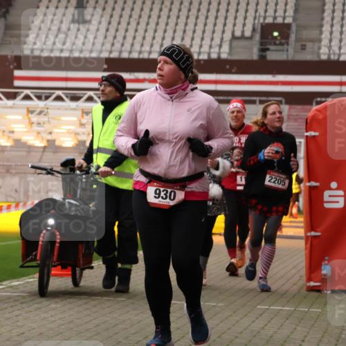08.12.2024 - St. Pauli X-Mass-Run No. 14 Yannick Fuchs http://msf.ph/oto/7474587 08.12.2024 10:08:58 Ziel 54, 136, 325, 930, 1156, 1159, 2205 meine-sportfotos.de
