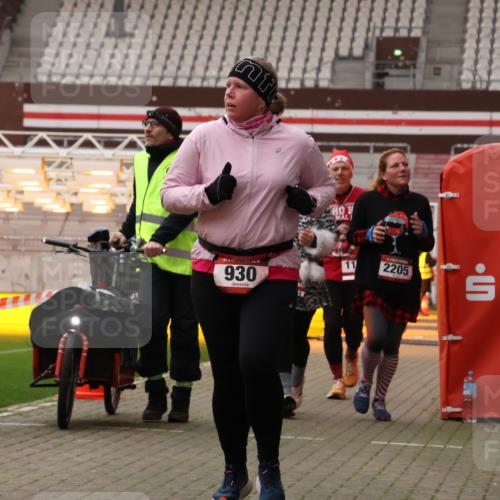 08.12.2024 - St. Pauli X-Mass-Run No. 14 Yannick Fuchs http://msf.ph/oto/7474590 08.12.2024 10:08:58 Ziel 54, 136, 325, 930, 1156, 1159, 2205 meine-sportfotos.de