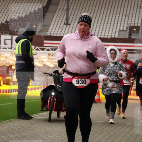 08.12.2024 - St. Pauli X-Mass-Run No. 14 Yannick Fuchs http://msf.ph/oto/7474597 08.12.2024 10:08:59 Ziel 54, 325, 930, 1156, 1159, 2205, 2752 meine-sportfotos.de