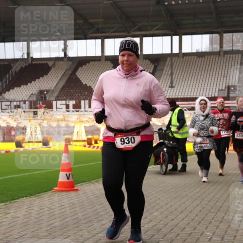 08.12.2024 - St. Pauli X-Mass-Run No. 14 Yannick Fuchs http://msf.ph/oto/7474603 08.12.2024 10:09:01 Ziel 54, 325, 930, 1156, 1159, 2205, 2749, 2752 meine-sportfotos.de
