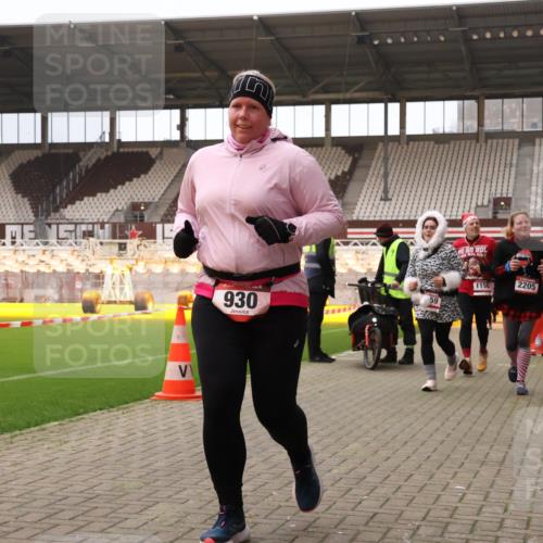 08.12.2024 - St. Pauli X-Mass-Run No. 14 Yannick Fuchs http://msf.ph/oto/7474617 08.12.2024 10:09:01 Ziel 54, 325, 930, 1156, 1159, 2205, 2749, 2752 meine-sportfotos.de