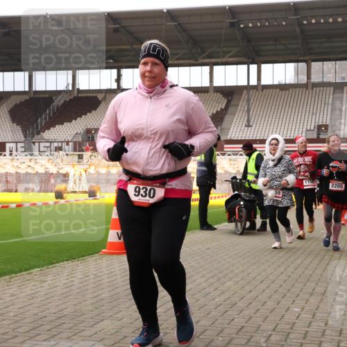08.12.2024 - St. Pauli X-Mass-Run No. 14 Yannick Fuchs http://msf.ph/oto/7474621 08.12.2024 10:09:01 Ziel 54, 325, 930, 1156, 1159, 2205, 2749, 2752 meine-sportfotos.de