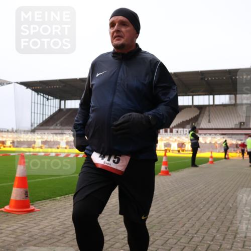 08.12.2024 - St. Pauli X-Mass-Run No. 14 Yannick Fuchs http://msf.ph/oto/7474630 08.12.2024 09:56:09 Ziel 415, 438, 1852, 3256, 3261 meine-sportfotos.de