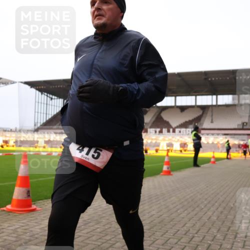08.12.2024 - St. Pauli X-Mass-Run No. 14 Yannick Fuchs http://msf.ph/oto/7474633 08.12.2024 09:56:09 Ziel 415, 438, 1852, 3256, 3261 meine-sportfotos.de
