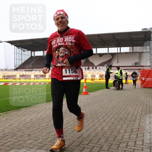 08.12.2024 - St. Pauli X-Mass-Run No. 14 Yannick Fuchs http://msf.ph/oto/7474699 08.12.2024 10:09:05 Ziel 325, 343, 930, 1156, 1159, 2205, 2749, 2752 meine-sportfotos.de