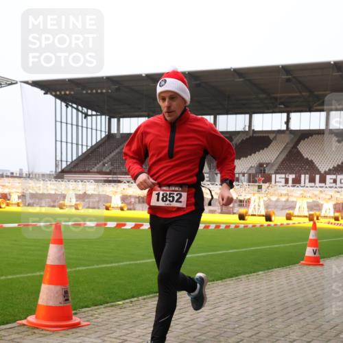 08.12.2024 - St. Pauli X-Mass-Run No. 14 Yannick Fuchs http://msf.ph/oto/7474701 08.12.2024 09:56:17 Ziel 799, 1852, 3256, 3261 meine-sportfotos.de
