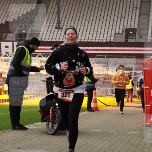 08.12.2024 - St. Pauli X-Mass-Run No. 14 Yannick Fuchs http://msf.ph/oto/7474717 08.12.2024 10:09:08 Ziel 325, 343, 930, 1156, 1159, 2205, 2749, 2752 meine-sportfotos.de