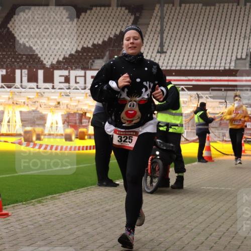 08.12.2024 - St. Pauli X-Mass-Run No. 14 Yannick Fuchs http://msf.ph/oto/7474721 08.12.2024 10:09:09 Ziel 325, 343, 930, 1156, 1159, 2205, 2749, 2752 meine-sportfotos.de