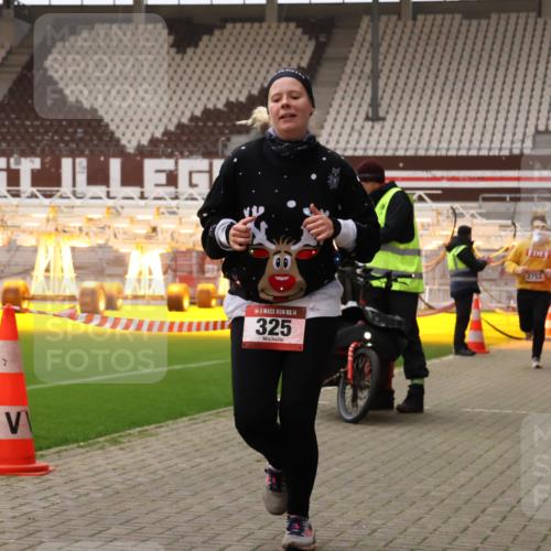 08.12.2024 - St. Pauli X-Mass-Run No. 14 Yannick Fuchs http://msf.ph/oto/7474726 08.12.2024 10:09:09 Ziel 325, 343, 930, 1156, 1159, 2205, 2749, 2752 meine-sportfotos.de