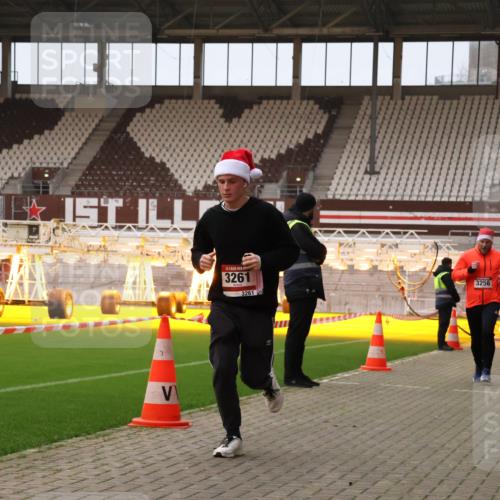 08.12.2024 - St. Pauli X-Mass-Run No. 14 Yannick Fuchs http://msf.ph/oto/7474727 08.12.2024 09:56:20 Ziel 799, 1852, 3256, 3261 meine-sportfotos.de