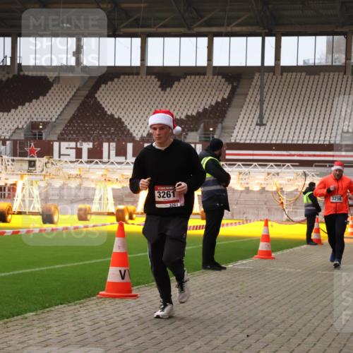 08.12.2024 - St. Pauli X-Mass-Run No. 14 Yannick Fuchs http://msf.ph/oto/7474730 08.12.2024 09:56:20 Ziel 799, 1852, 3256, 3261 meine-sportfotos.de