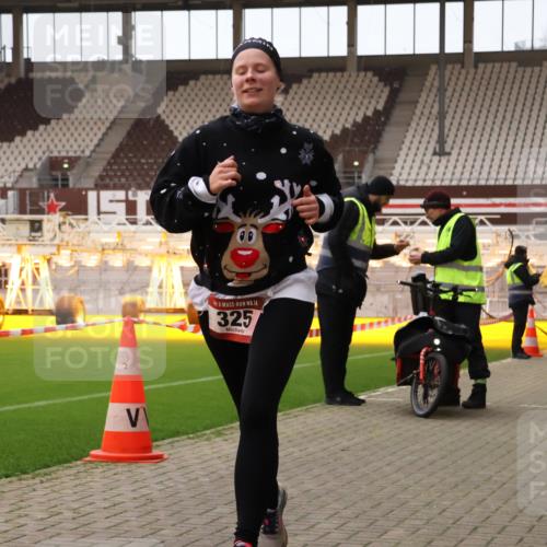 08.12.2024 - St. Pauli X-Mass-Run No. 14 Yannick Fuchs http://msf.ph/oto/7474733 08.12.2024 10:09:09 Ziel 325, 343, 930, 1156, 1159, 2205, 2749, 2752 meine-sportfotos.de