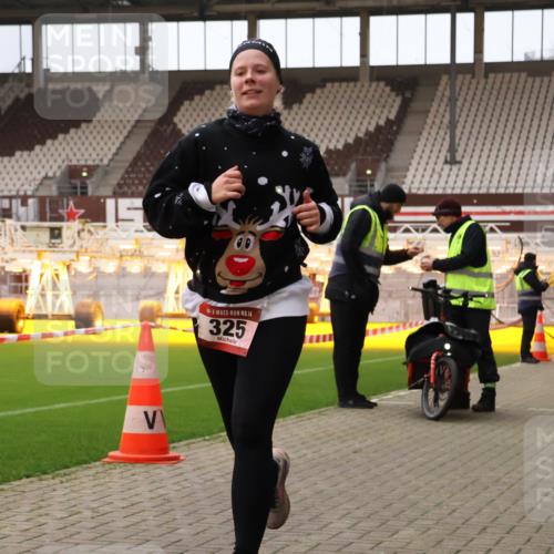 08.12.2024 - St. Pauli X-Mass-Run No. 14 Yannick Fuchs http://msf.ph/oto/7474736 08.12.2024 10:09:09 Ziel 325, 343, 930, 1156, 1159, 2205, 2749, 2752 meine-sportfotos.de
