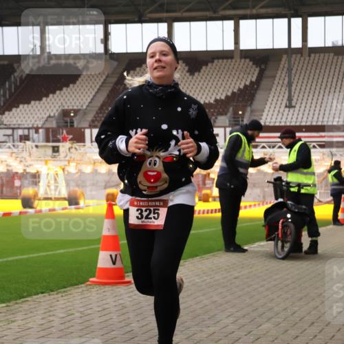 08.12.2024 - St. Pauli X-Mass-Run No. 14 Yannick Fuchs http://msf.ph/oto/7474739 08.12.2024 10:09:09 Ziel 325, 343, 930, 1156, 1159, 2205, 2749, 2752 meine-sportfotos.de