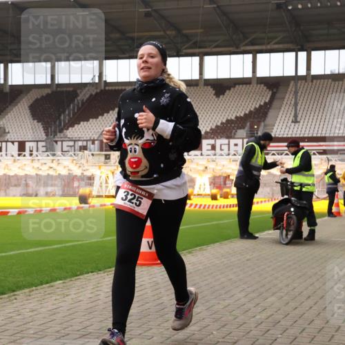 08.12.2024 - St. Pauli X-Mass-Run No. 14 Yannick Fuchs http://msf.ph/oto/7474750 08.12.2024 10:09:10 Ziel 325, 343, 930, 1156, 1159, 2205, 2749, 2752 meine-sportfotos.de