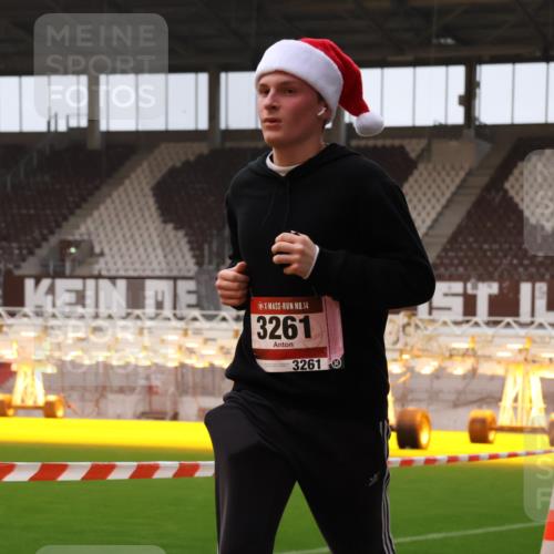 08.12.2024 - St. Pauli X-Mass-Run No. 14 Yannick Fuchs http://msf.ph/oto/7474754 08.12.2024 09:56:21 Ziel 799, 1852, 3256, 3261 meine-sportfotos.de