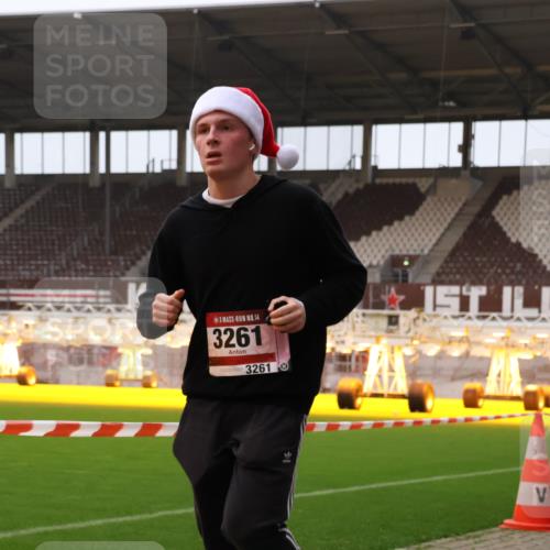 08.12.2024 - St. Pauli X-Mass-Run No. 14 Yannick Fuchs http://msf.ph/oto/7474763 08.12.2024 09:56:21 Ziel 799, 1852, 3256, 3261 meine-sportfotos.de