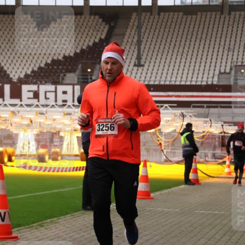 08.12.2024 - St. Pauli X-Mass-Run No. 14 Yannick Fuchs http://msf.ph/oto/7474784 08.12.2024 09:56:23 Ziel 799, 1852, 3256, 3261 meine-sportfotos.de