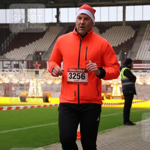 08.12.2024 - St. Pauli X-Mass-Run No. 14 Yannick Fuchs http://msf.ph/oto/7474809 08.12.2024 09:56:24 Ziel 288, 799, 1852, 3256, 3261 meine-sportfotos.de