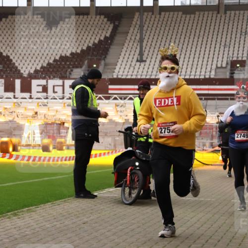 08.12.2024 - St. Pauli X-Mass-Run No. 14 Yannick Fuchs http://msf.ph/oto/7474822 08.12.2024 10:09:14 Ziel 12, 325, 343, 1156, 2749, 2752 meine-sportfotos.de