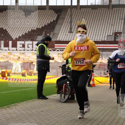 08.12.2024 - St. Pauli X-Mass-Run No. 14 Yannick Fuchs http://msf.ph/oto/7474827 08.12.2024 10:09:14 Ziel 12, 325, 343, 1156, 2749, 2752 meine-sportfotos.de