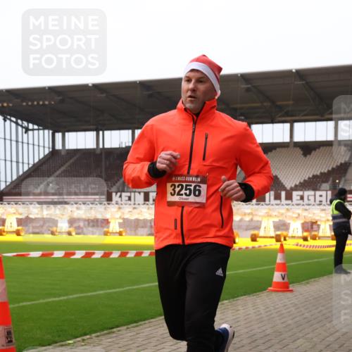 08.12.2024 - St. Pauli X-Mass-Run No. 14 Yannick Fuchs http://msf.ph/oto/7474828 08.12.2024 09:56:25 Ziel 288, 799, 2837, 2839, 3256, 3261 meine-sportfotos.de