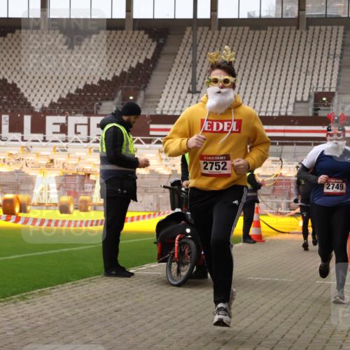 08.12.2024 - St. Pauli X-Mass-Run No. 14 Yannick Fuchs http://msf.ph/oto/7474831 08.12.2024 10:09:14 Ziel 12, 325, 343, 1156, 2749, 2752 meine-sportfotos.de