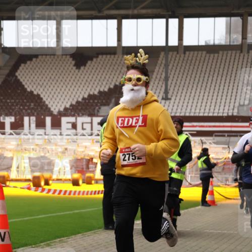 08.12.2024 - St. Pauli X-Mass-Run No. 14 Yannick Fuchs http://msf.ph/oto/7474833 08.12.2024 10:09:14 Ziel 12, 325, 343, 1156, 2749, 2752 meine-sportfotos.de