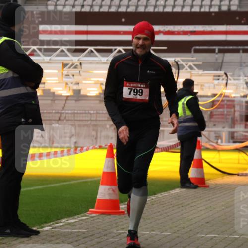 08.12.2024 - St. Pauli X-Mass-Run No. 14 Yannick Fuchs http://msf.ph/oto/7474841 08.12.2024 09:56:28 Ziel 288, 799, 2837, 2839, 3256, 3261 meine-sportfotos.de