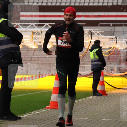 08.12.2024 - St. Pauli X-Mass-Run No. 14 Yannick Fuchs http://msf.ph/oto/7474849 08.12.2024 09:56:28 Ziel 288, 799, 2837, 2839, 3256, 3261 meine-sportfotos.de