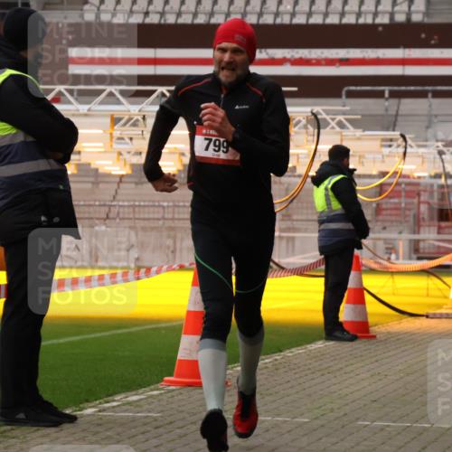 08.12.2024 - St. Pauli X-Mass-Run No. 14 Yannick Fuchs http://msf.ph/oto/7474852 08.12.2024 09:56:28 Ziel 288, 799, 2837, 2839, 3256, 3261 meine-sportfotos.de