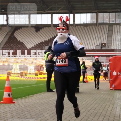 08.12.2024 - St. Pauli X-Mass-Run No. 14 Yannick Fuchs http://msf.ph/oto/7474882 08.12.2024 10:09:16 Ziel 12, 325, 343, 891, 2749, 2752 meine-sportfotos.de