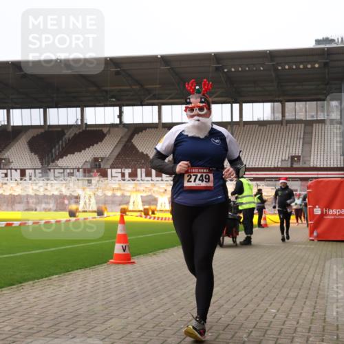 08.12.2024 - St. Pauli X-Mass-Run No. 14 Yannick Fuchs http://msf.ph/oto/7474894 08.12.2024 10:09:17 Ziel 12, 325, 343, 891, 2749, 2752 meine-sportfotos.de