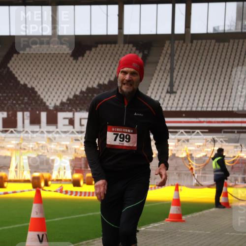 08.12.2024 - St. Pauli X-Mass-Run No. 14 Yannick Fuchs http://msf.ph/oto/7474899 08.12.2024 09:56:30 Ziel 288, 799, 2837, 2839, 3095, 3256, 3261 meine-sportfotos.de