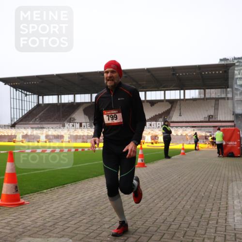 08.12.2024 - St. Pauli X-Mass-Run No. 14 Yannick Fuchs http://msf.ph/oto/7474913 08.12.2024 09:56:31 Ziel 288, 799, 2837, 2839, 3095, 3256 meine-sportfotos.de