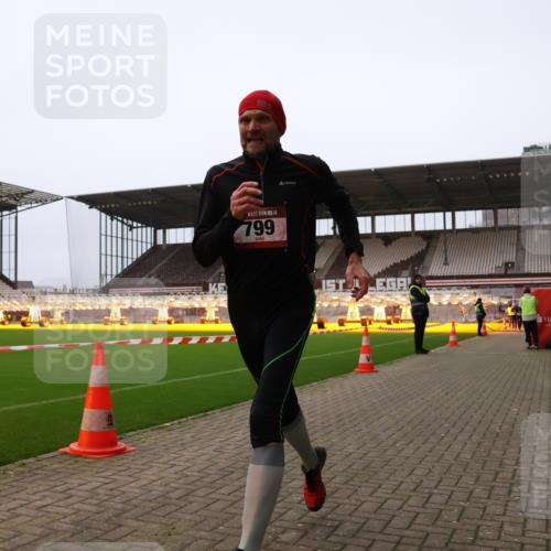 08.12.2024 - St. Pauli X-Mass-Run No. 14 Yannick Fuchs http://msf.ph/oto/7474924 08.12.2024 09:56:31 Ziel 288, 799, 2837, 2839, 3095, 3256 meine-sportfotos.de