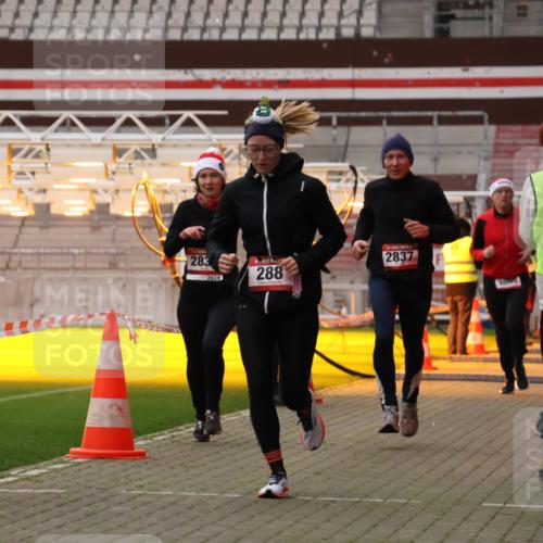 08.12.2024 - St. Pauli X-Mass-Run No. 14 Yannick Fuchs http://msf.ph/oto/7474947 08.12.2024 09:56:38 Ziel 288, 1754, 2837, 2839, 2956, 3095 meine-sportfotos.de