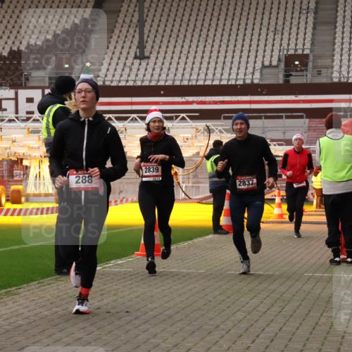 08.12.2024 - St. Pauli X-Mass-Run No. 14 Yannick Fuchs http://msf.ph/oto/7474967 08.12.2024 09:56:39 Ziel 288, 1754, 2837, 2839, 2956, 3095 meine-sportfotos.de